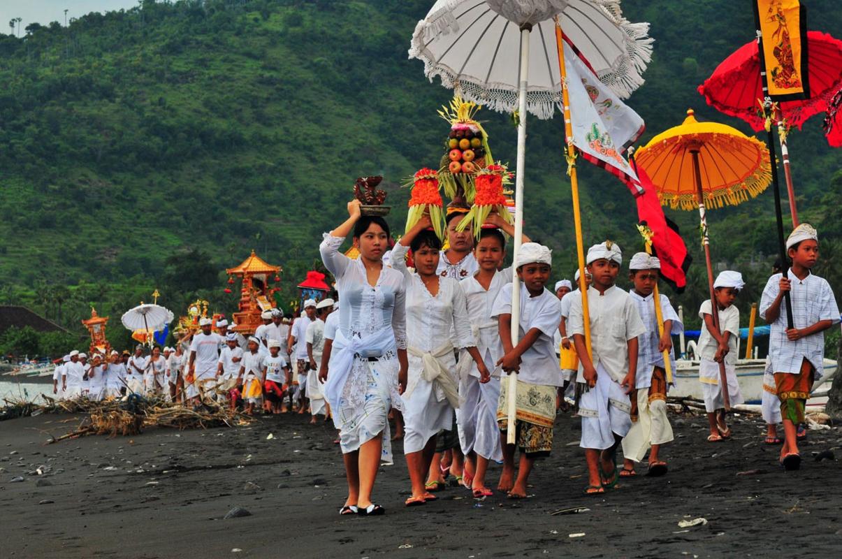 lễ hội Nyepi